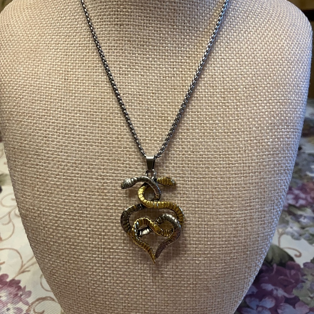 GOLD AND SILVER NECKLACE INTERTWINED SNAKES ON SILVER CHAIN - Picture 4 of 8